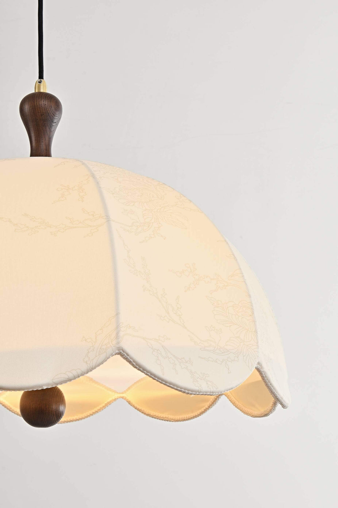 Bloom Pendant Light– Vintage Petal Design with Gold Accents | Vinlighting | Vinlighting