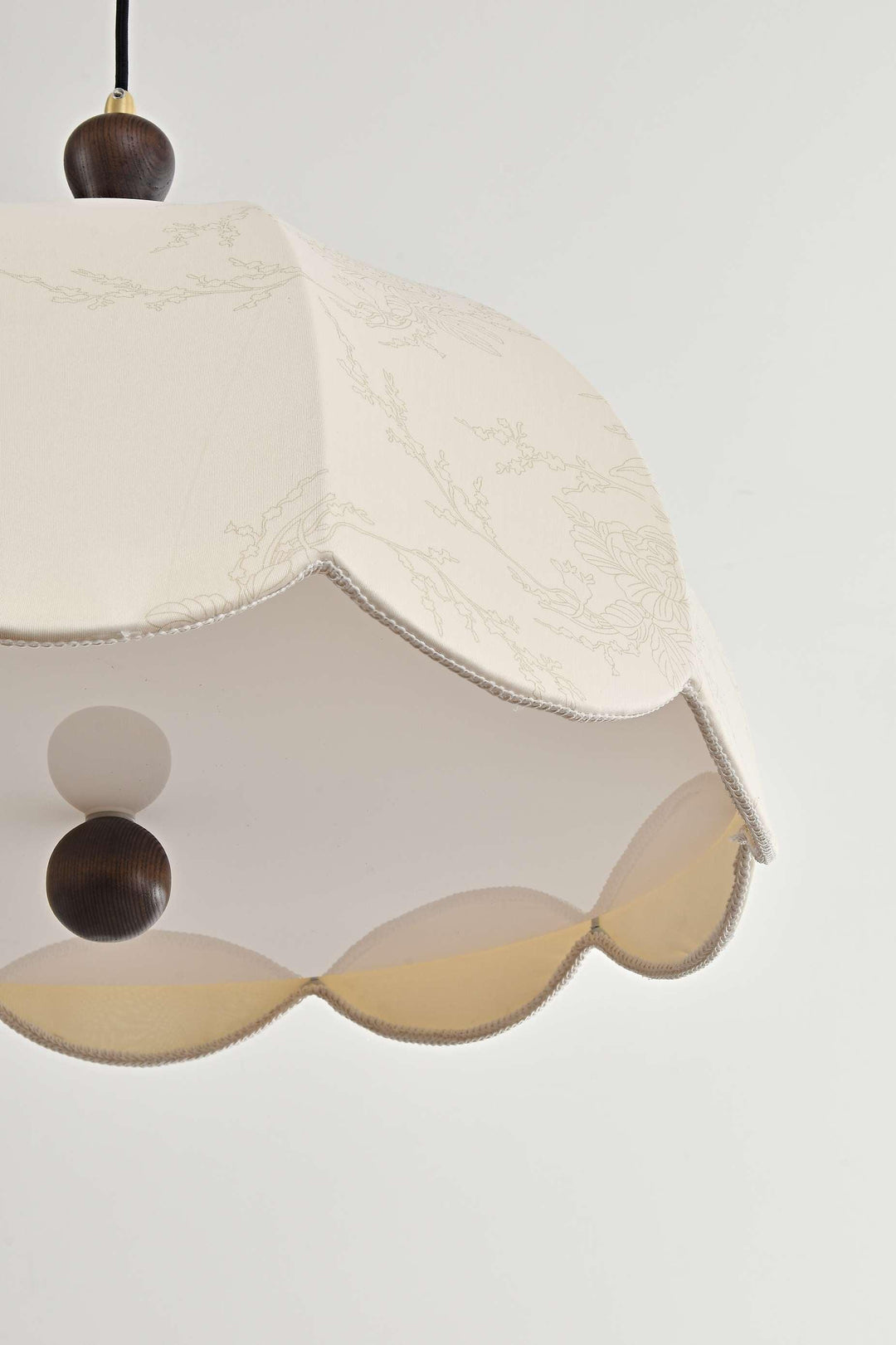 Bloom Pendant Light– Vintage Petal Design with Gold Accents | Vinlighting | Vinlighting