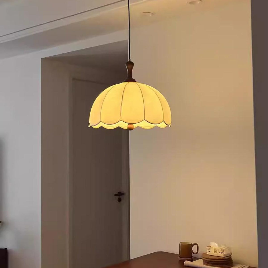 Bloom Pendant Light– Vintage Petal Design with Gold Accents | Vinlighting | Vinlighting