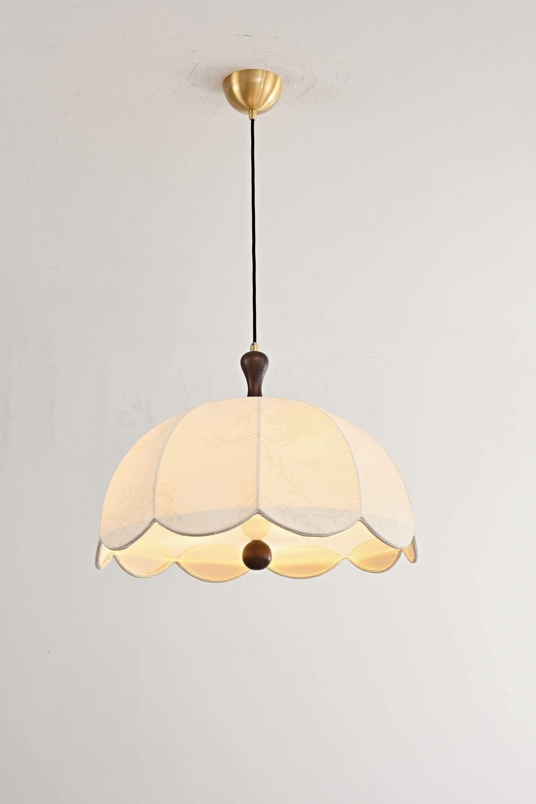 Bloom Pendant Light– Vintage Petal Design with Gold Accents | Vinlighting | Vinlighting