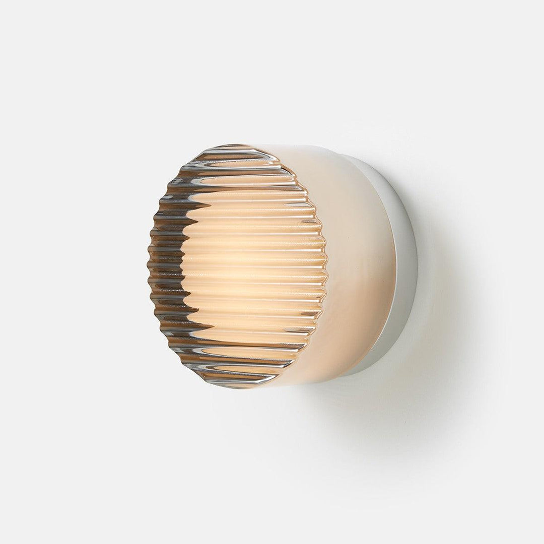 Vintage wall sconce, small round design, perfect for hallways, Dia 13.5 cm x H 8 cm, available in multiple finishes.