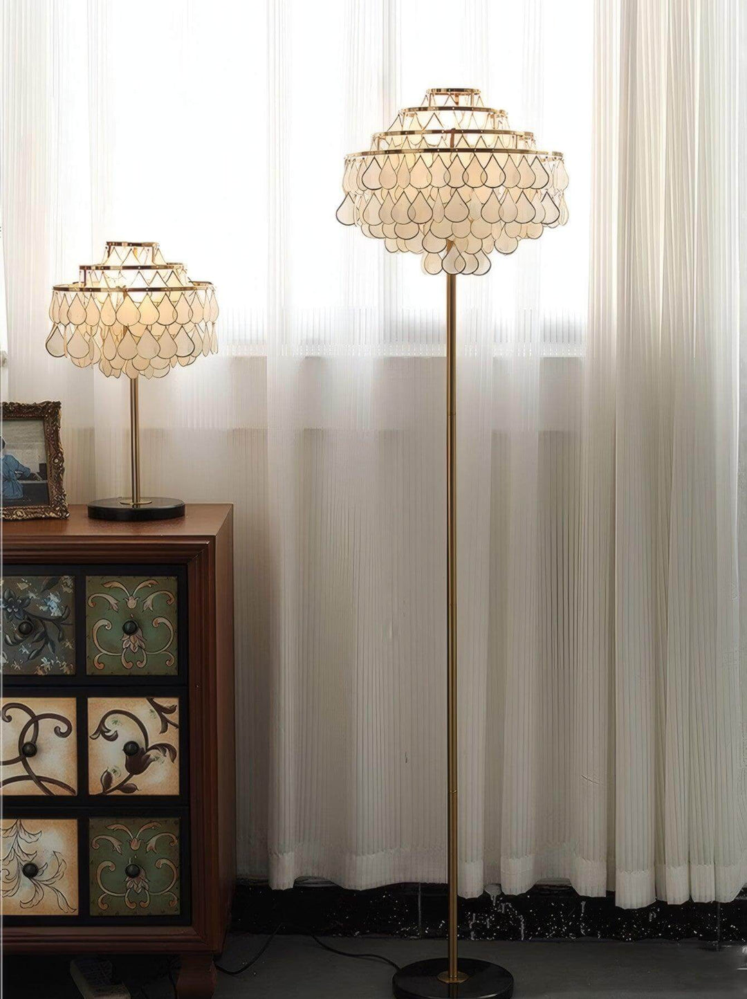 Coastal floor lamp featuring elegant teardrop shell design, perfect decorative floor lamp for bedroom lighting.