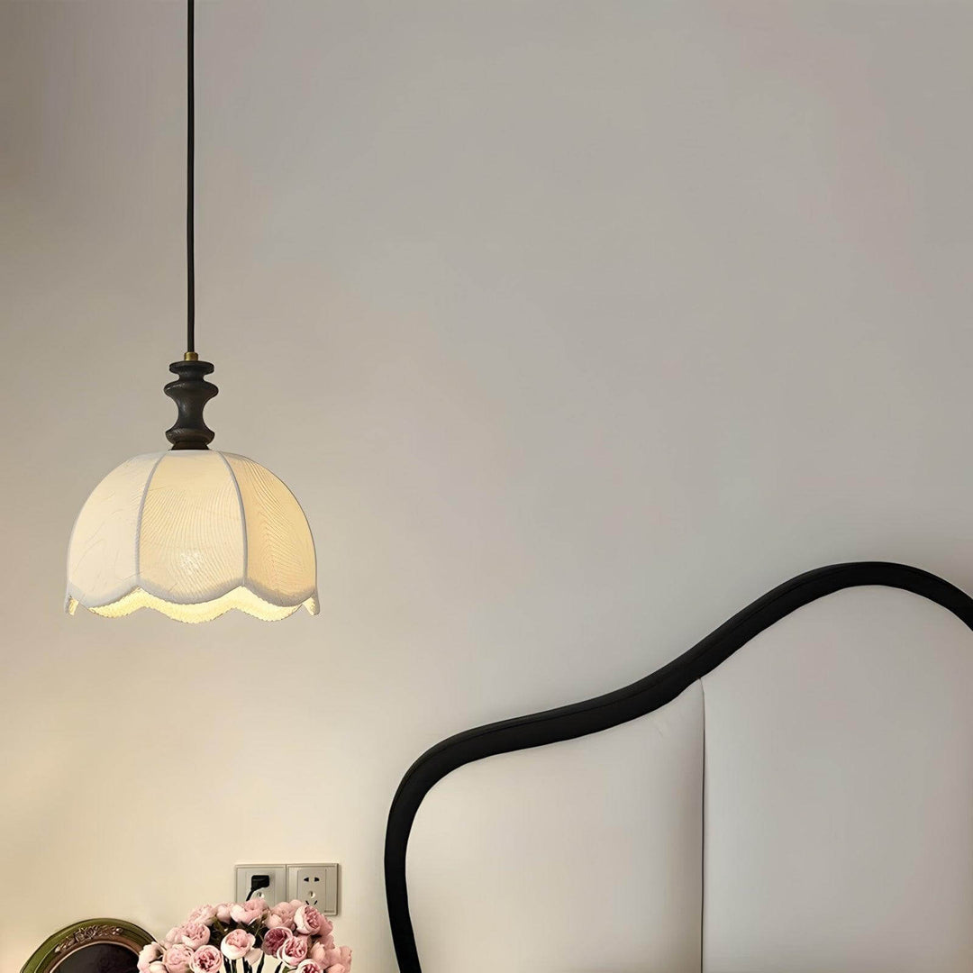 Ivory Bloom Pendant Light – Vintage Petal Design with Gold Accents | Vinlighting | Vinlighting