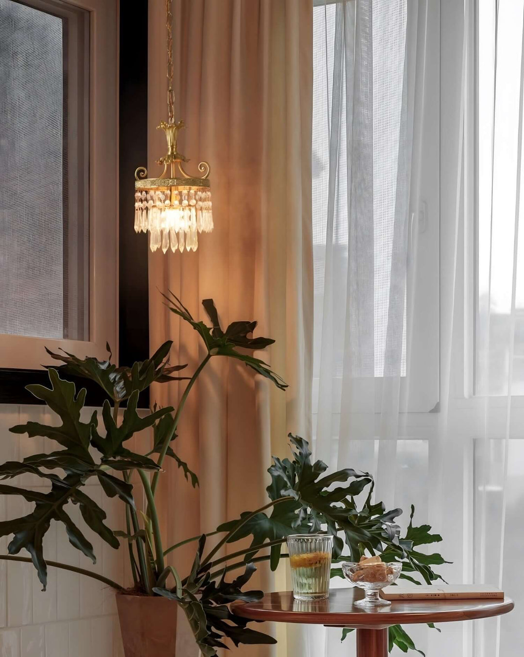 Jalsuma Chandelier – Elegant Crystal & Brass Lighting for Dining Tables