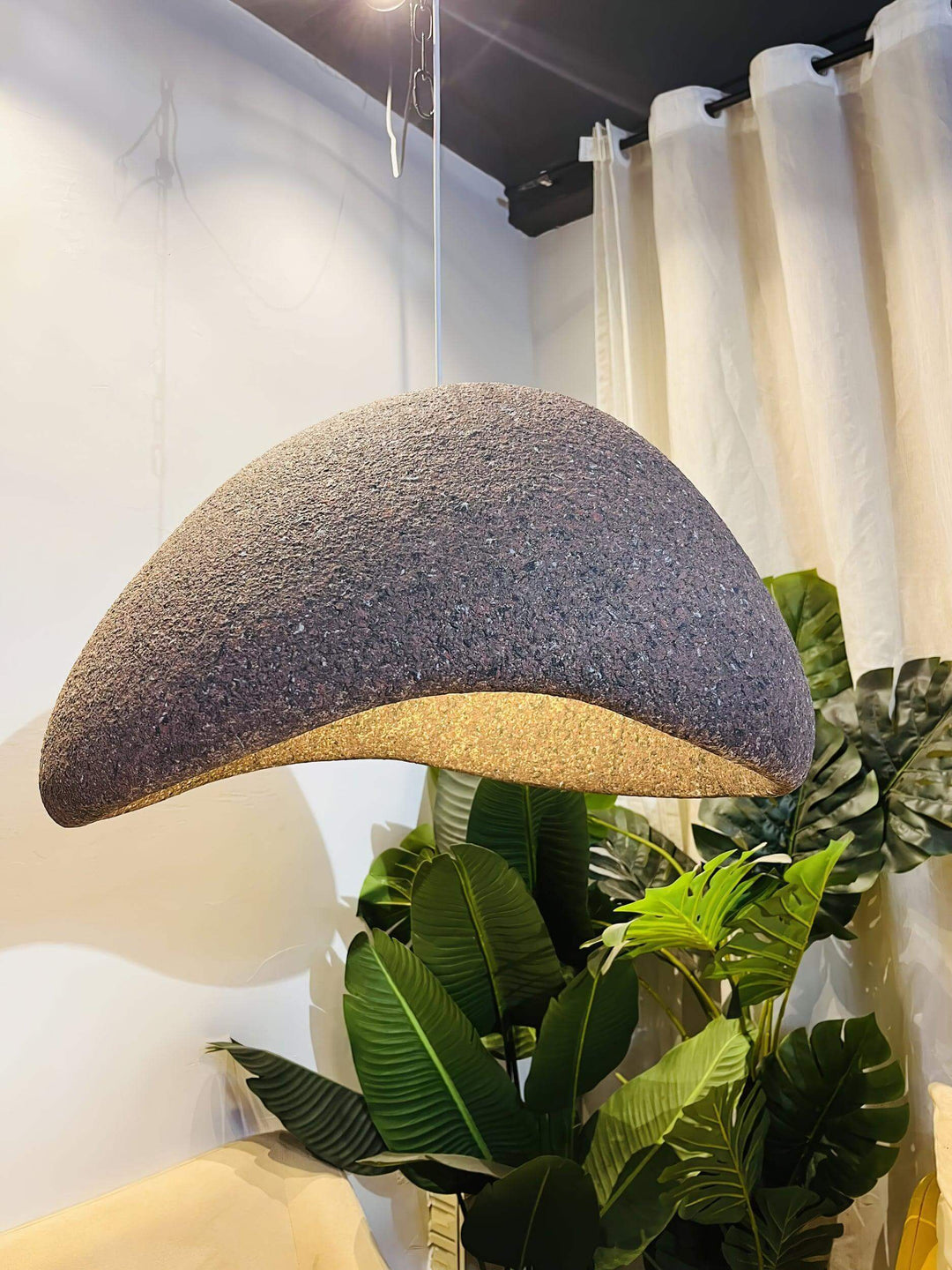 Khmara Halia Pendant | Modern Resin Hanging Light for Kitchen Island | Vinlighting | Vinlighting