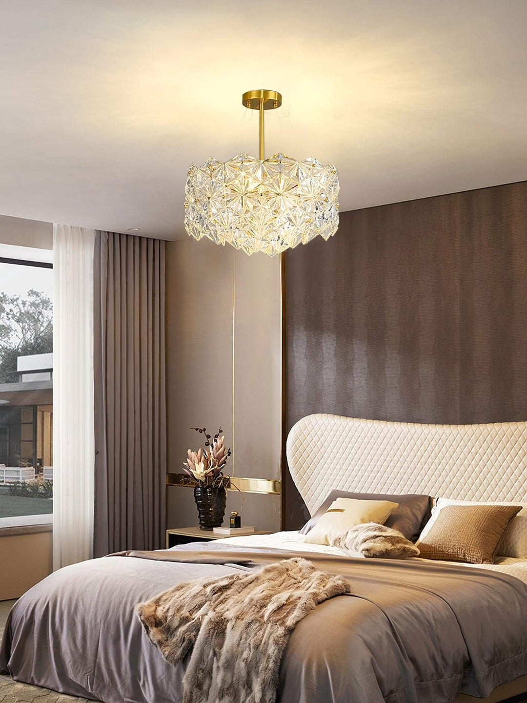 Lyrvixa Chandelier – Modern Brass & crystal Glass Lighting