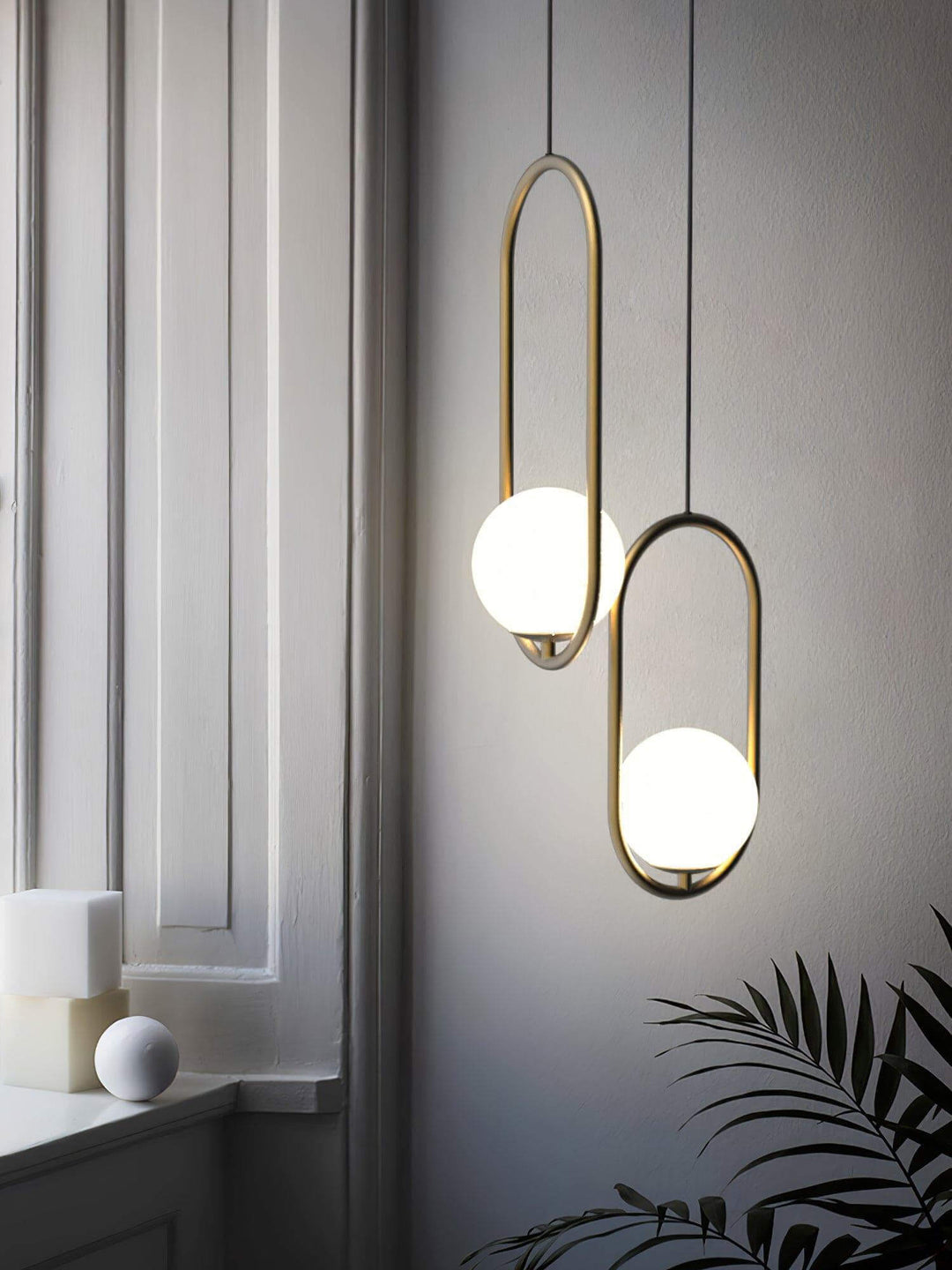 Mila Pendant Lamp | Modern Globe Glass Hanging Light for Bathroom | Vinlighting | Vinlighting