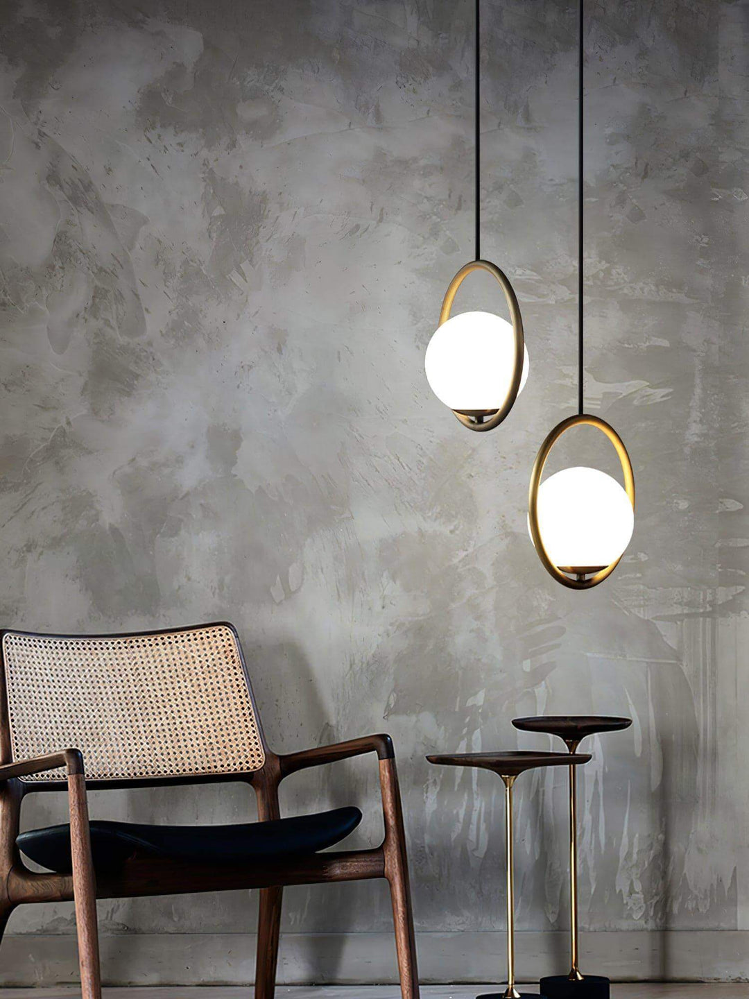 Mila Pendant Lamp | Modern Globe Glass Hanging Light for Bathroom | Vinlighting | Vinlighting