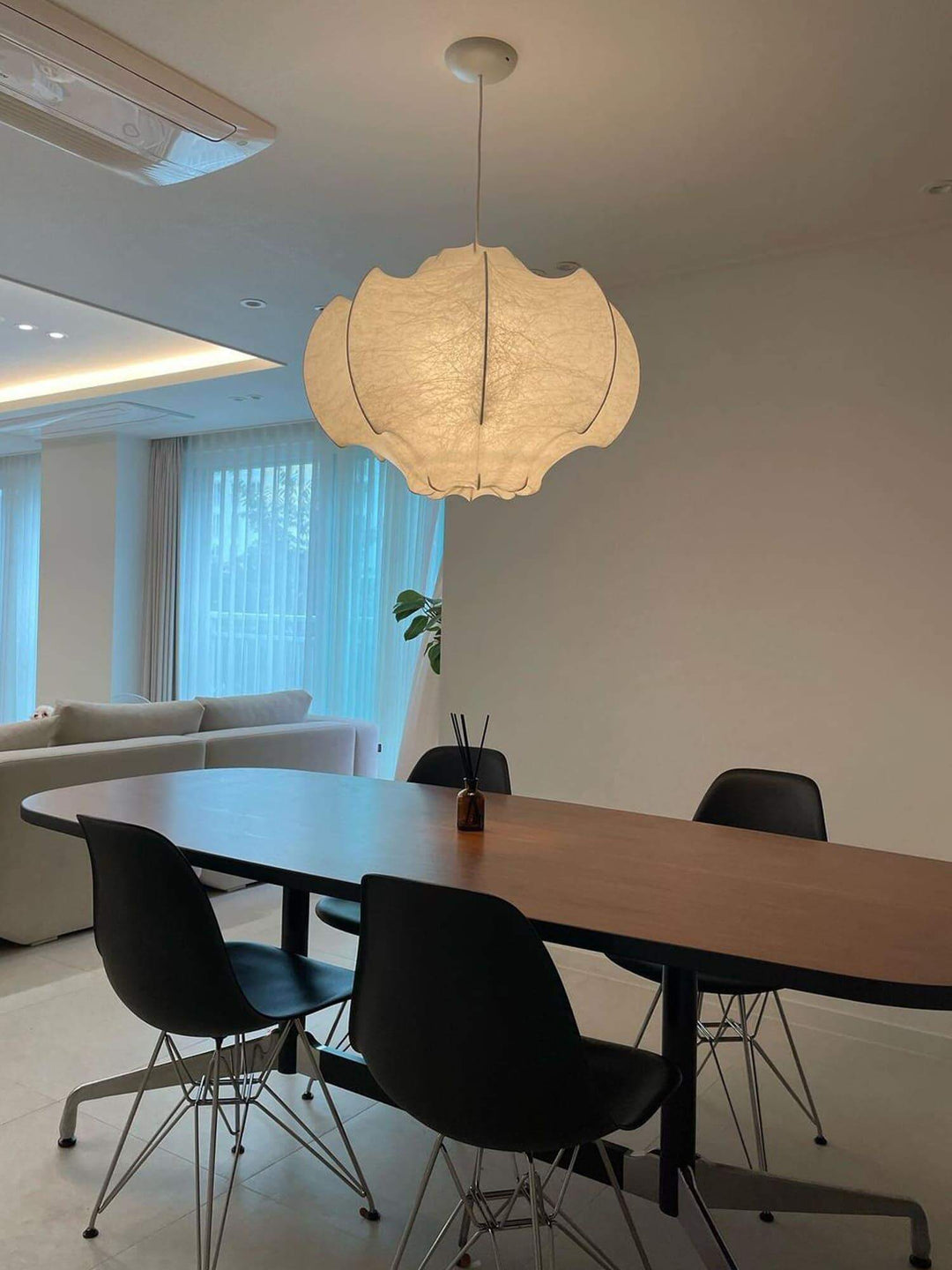 Modern White Silk Viscontea Pendant Light | Dining Room Hanging Lamp | Vinlighting | Vinlighting