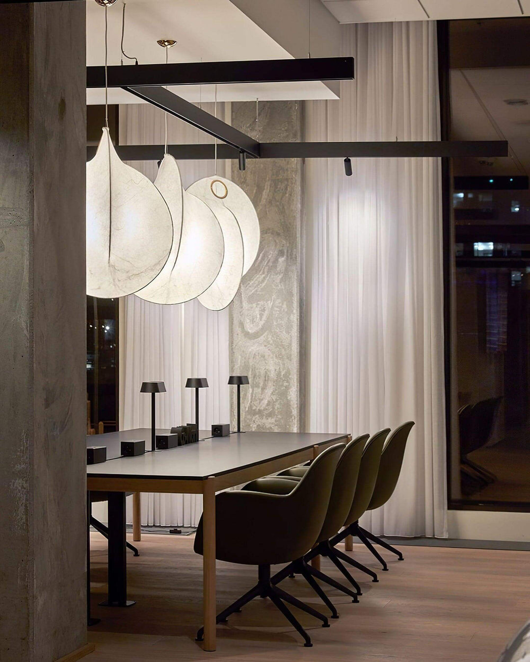 Overlap Pendant Light - White Silk Elegance | Vinlighting | Vinlighting