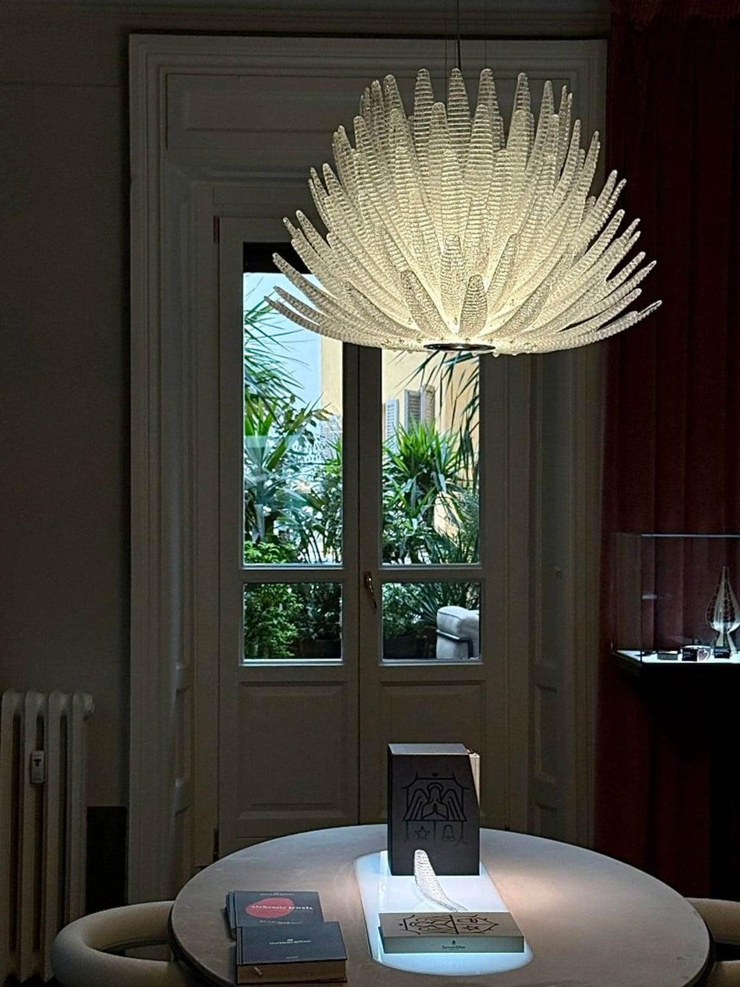 Veliro Chandelier – Modern Luxury Glass Chandelier for Dining