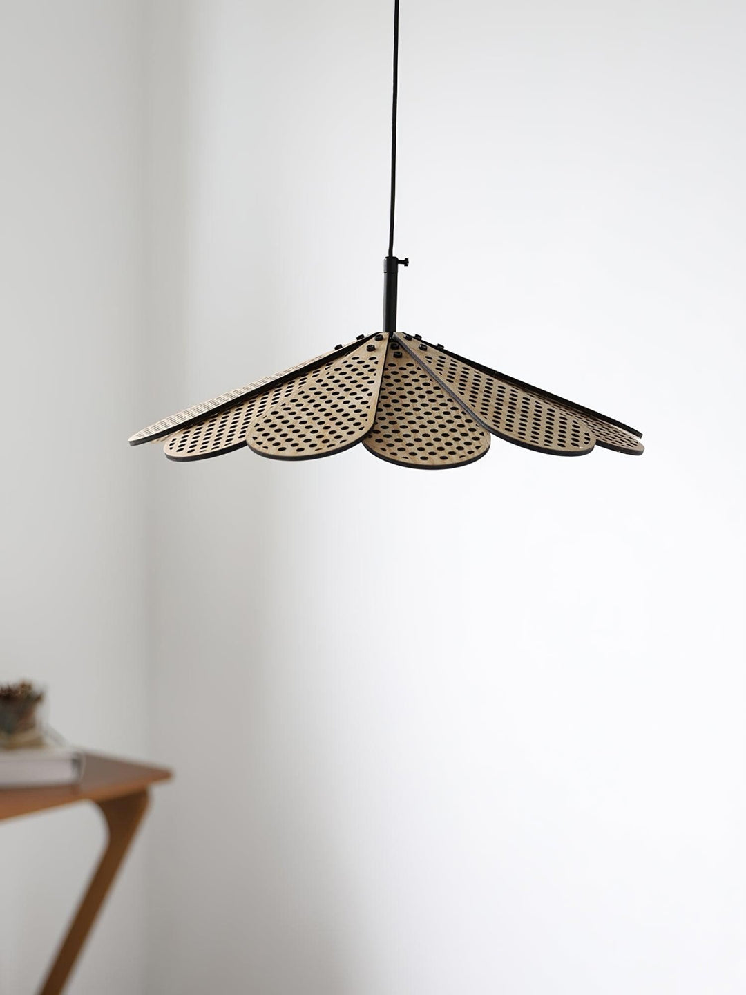 Vendra Pendant Light for Dining Room โ Wabi-Sabi Wood Style
