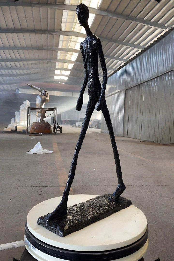 Vexumo resin sculpture standing 150cm tall, perfect for living room décor and Art Deco style.