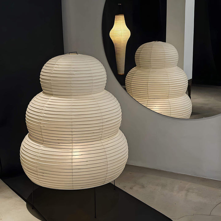 Washi paper 25N floor lamp in white, showcasing a modern design ideal for living room lighting and Japanese decor.