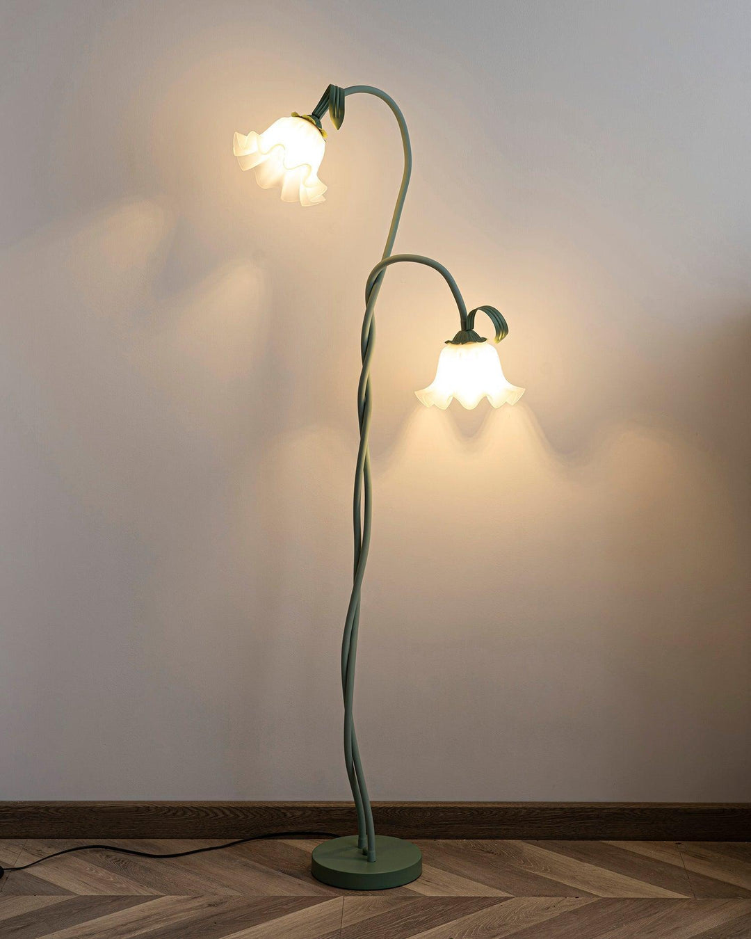 Art Deco Green Flower Floor Lamp for Living Room or Cute Bedroom Decor | Vinlighting | Vinlighting