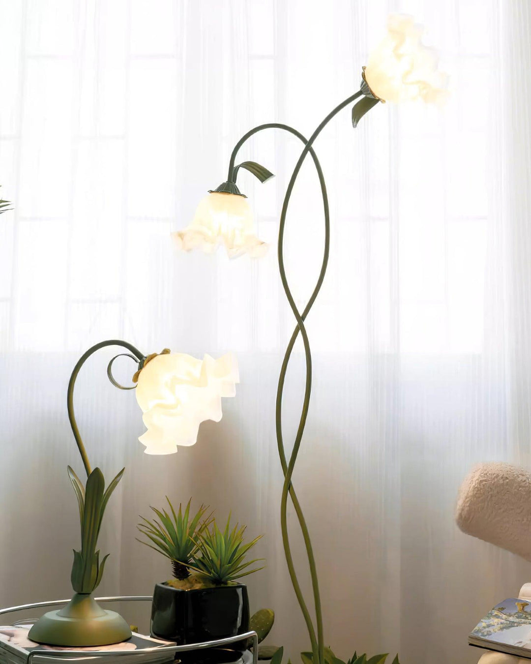 Art Deco Green Flower Floor Lamp for Living Room or Cute Bedroom Decor | Vinlighting | Vinlighting