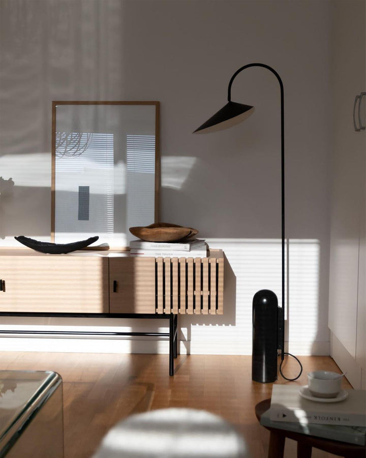 Arum Floor Lamp | Minimalist Art Deco Lighting with Black Marble Base | Vinlighting | Vinlighting