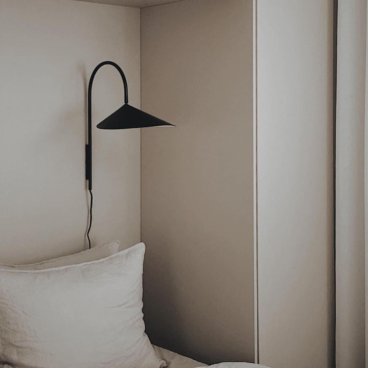 Arum Plug-In Wall Sconce - Modern Bedroom Style Wall Light | Vinlighting | Vinlighting