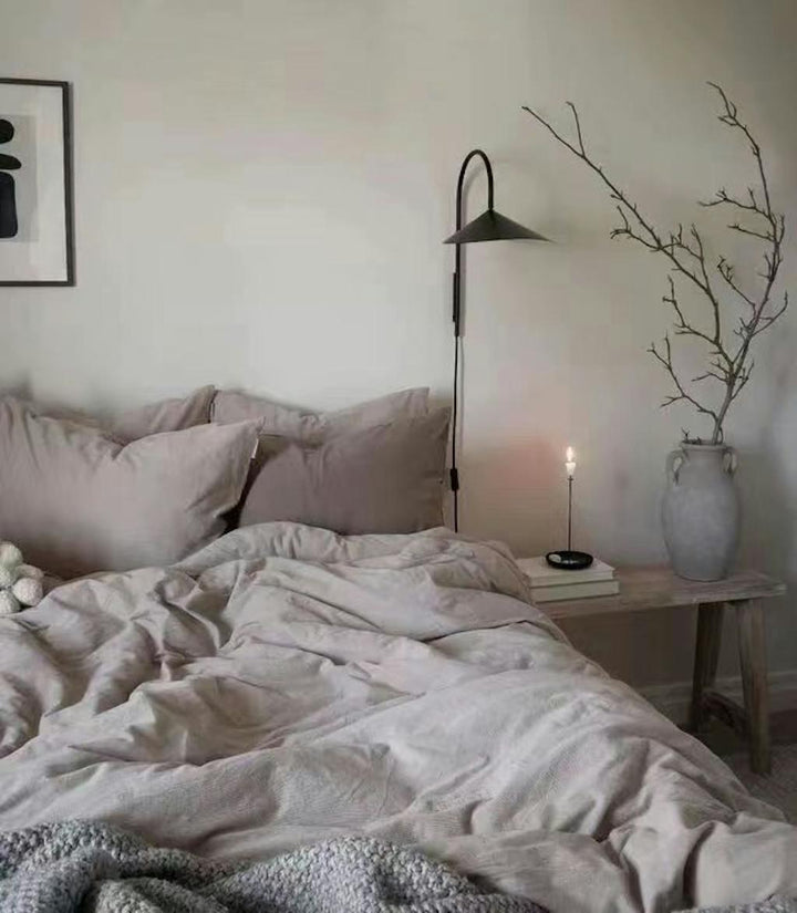 Arum Plug-In Wall Sconce - Modern Bedroom Style Wall Light | Vinlighting | Vinlighting