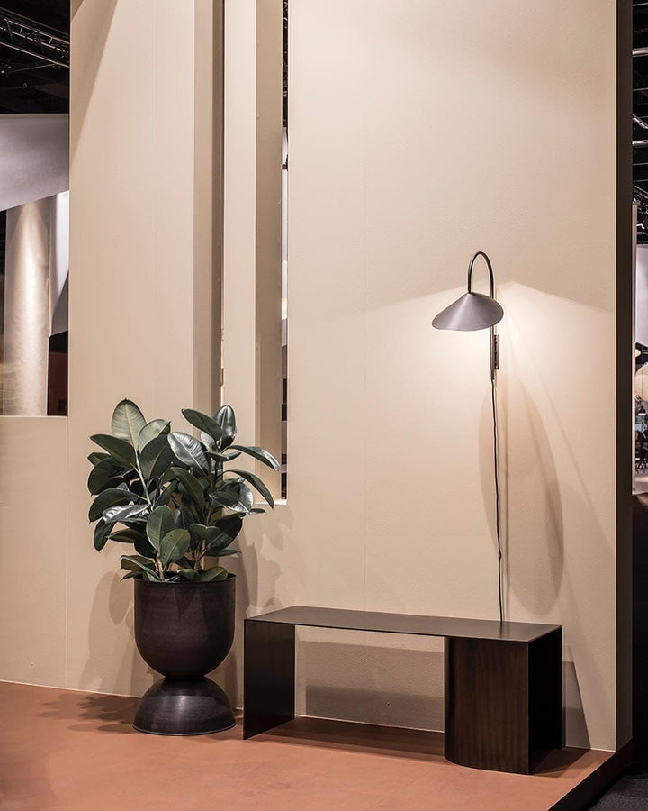 Arum Plug-In Wall Sconce - Modern Bedroom Style Wall Light | Vinlighting | Vinlighting