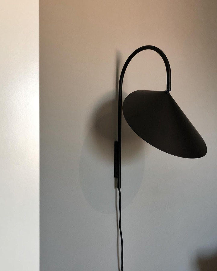 Arum Plug-In Wall Sconce - Modern Bedroom Style Wall Light | Vinlighting | Vinlighting