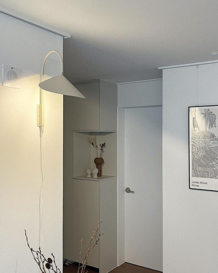 Arum Plug-In Wall Sconce - Modern Bedroom Style Wall Light | Vinlighting | Vinlighting