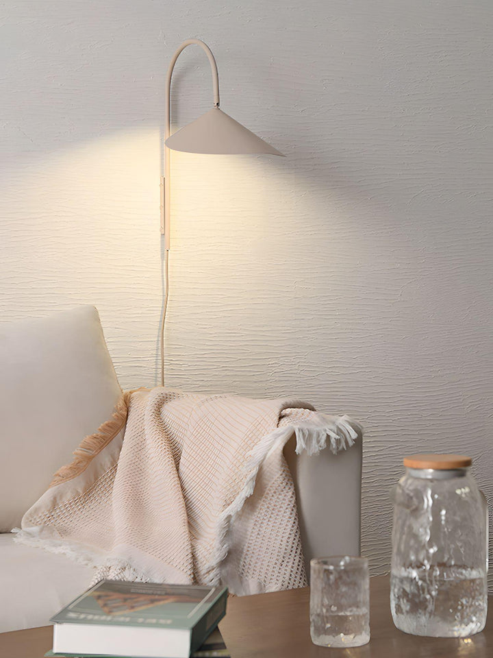 Arum Plug-In Wall Sconce - Modern Bedroom Style Wall Light | Vinlighting | Vinlighting