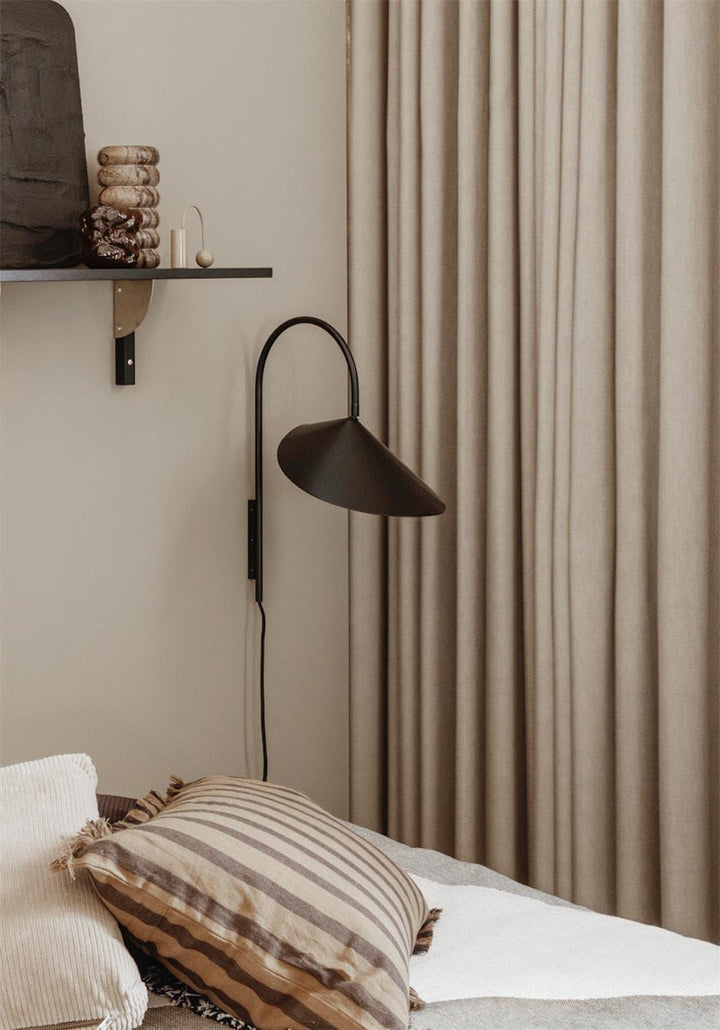 Arum Plug-In Wall Sconce - Modern Bedroom Style Wall Light | Vinlighting | Vinlighting