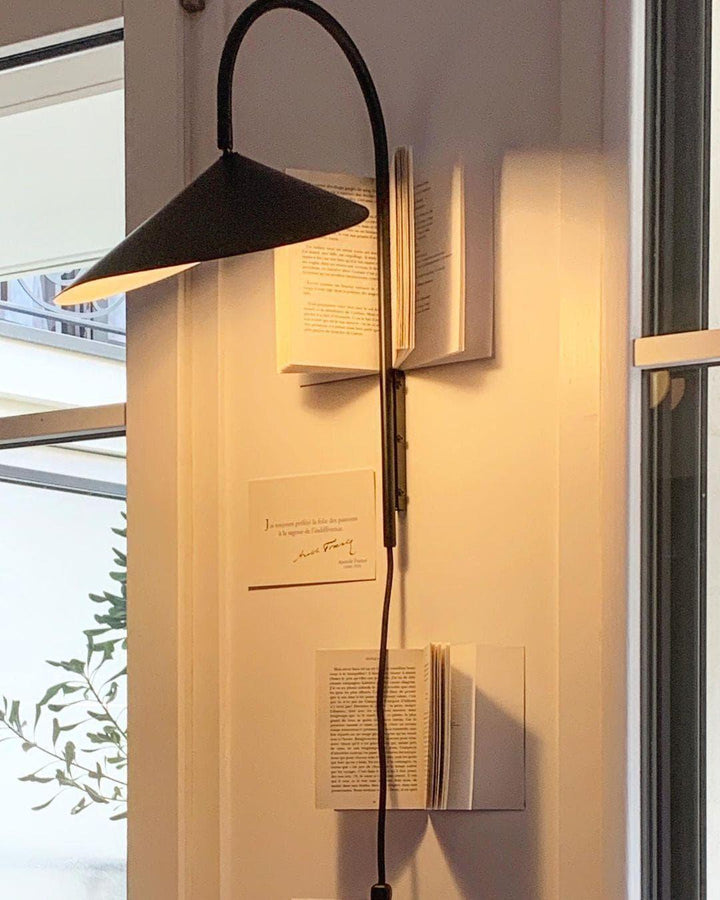 Arum Plug-In Wall Sconce - Modern Bedroom Style Wall Light | Vinlighting | Vinlighting