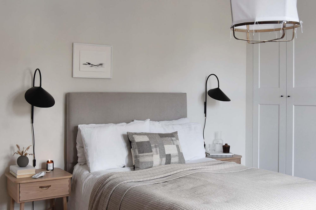 Arum Plug-In Wall Sconce - Modern Bedroom Style Wall Light | Vinlighting | Vinlighting