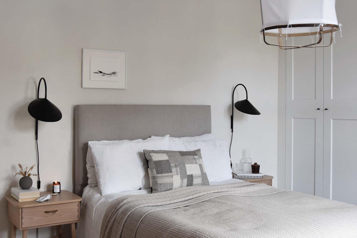 Arum Plug-In Wall Sconce - Modern Bedroom Style Wall Light | Vinlighting | Vinlighting