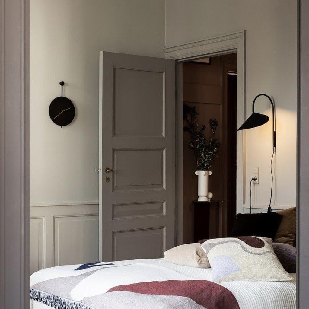 Arum Plug-In Wall Sconce - Modern Bedroom Style Wall Light | Vinlighting | Vinlighting