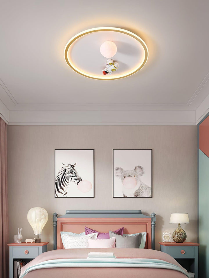 Astronaut Ceiling Light – 3D Moon Design with Warm, Atmospheric Glow | Vinlighting | Vinlighting