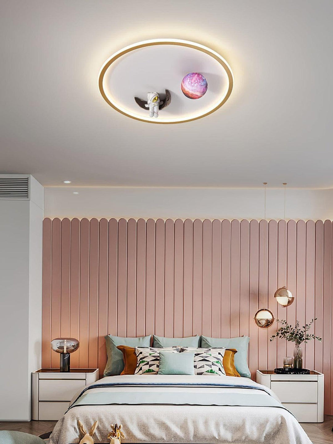 Astronaut Ceiling Light – 3D Moon Design with Warm, Atmospheric Glow | Vinlighting | Vinlighting