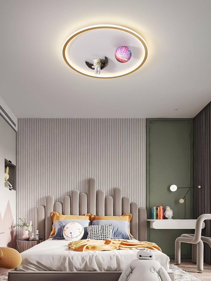 Astronaut Ceiling Light – 3D Moon Design with Warm, Atmospheric Glow | Vinlighting | Vinlighting