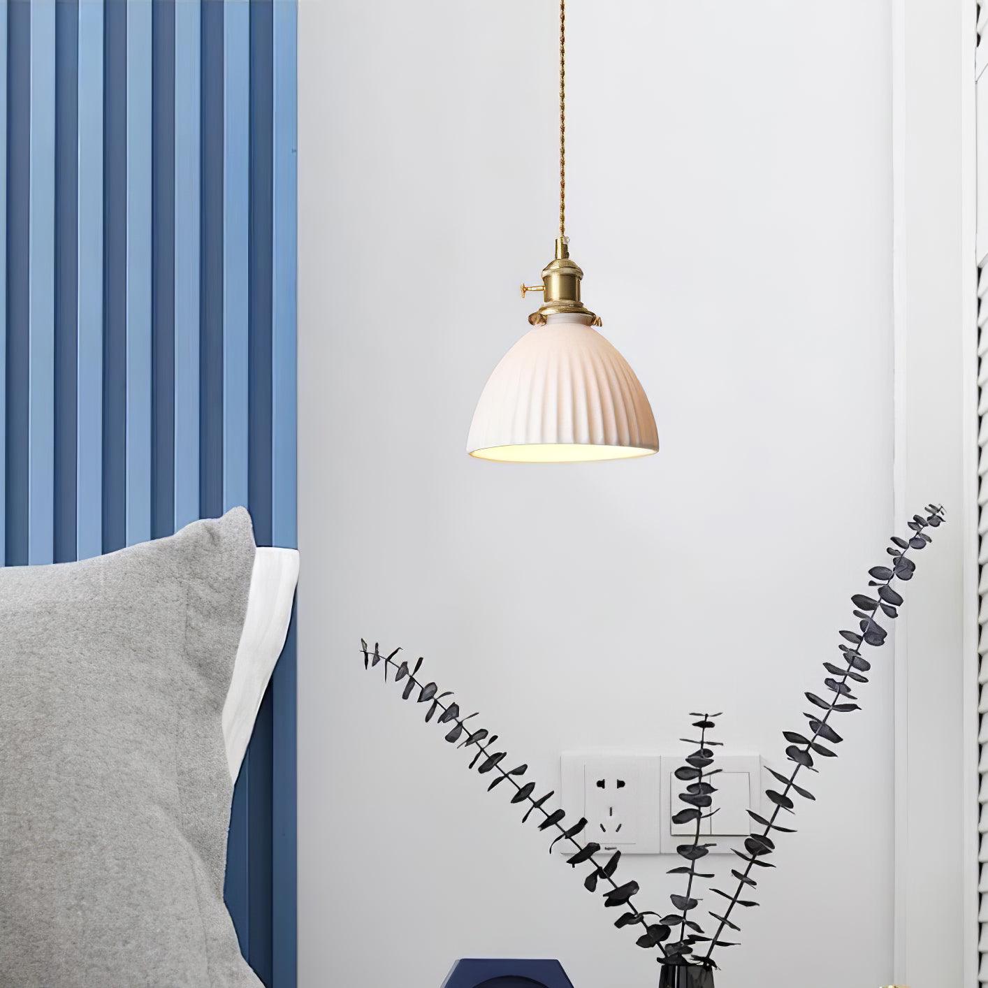 Brass Pleated Ceramic Pendant Lamp - Vinlighting