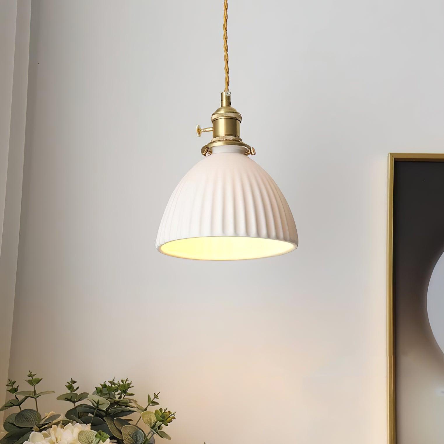 Brass Pleated Ceramic Pendant Lamp - Vinlighting