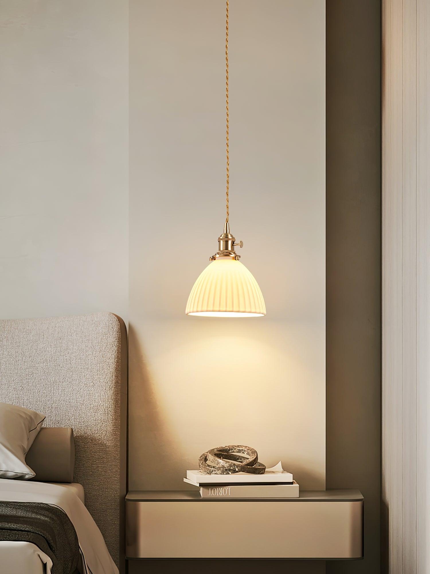 Brass Pleated Ceramic Pendant Lamp - Vinlighting