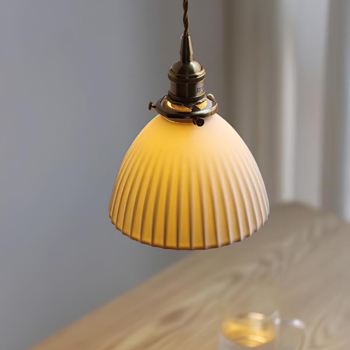 Brass Pleated Ceramic Pendant Lamp - Vinlighting