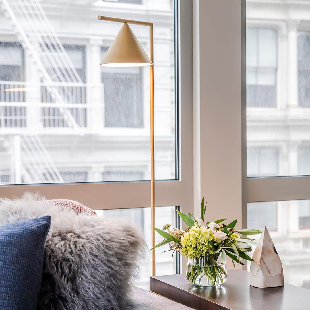 Captain Floor Lamp | Dual-Purpose Uplighting & Reading Light | Vinlighting | Vinlighting