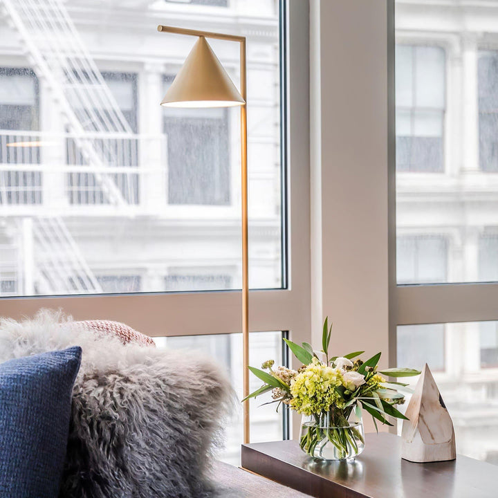 Captain Floor Lamp | Dual-Purpose Uplighting & Reading Light | Vinlighting | Vinlighting