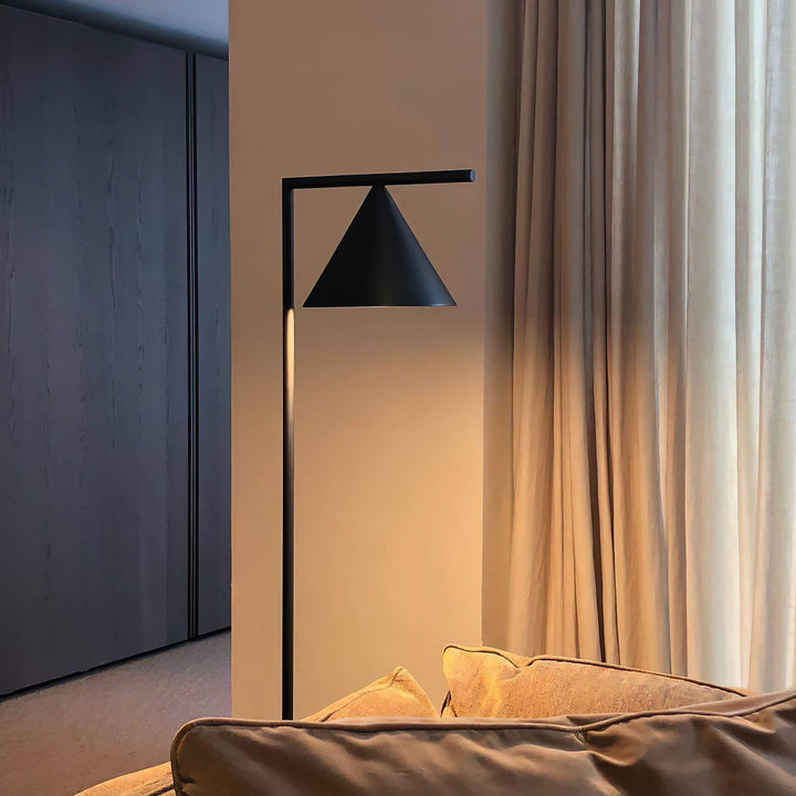 Captain Floor Lamp | Dual-Purpose Uplighting & Reading Light | Vinlighting | Vinlighting