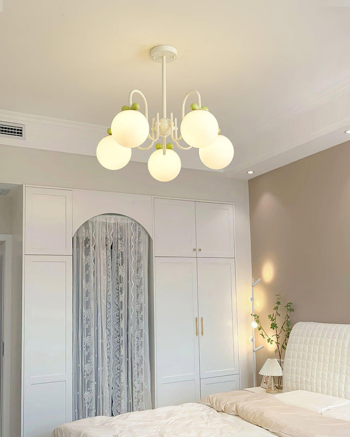 Cream Cherry Chandelier – Playful Elegance with Soft Glow | Vinlighting | Vinlighting