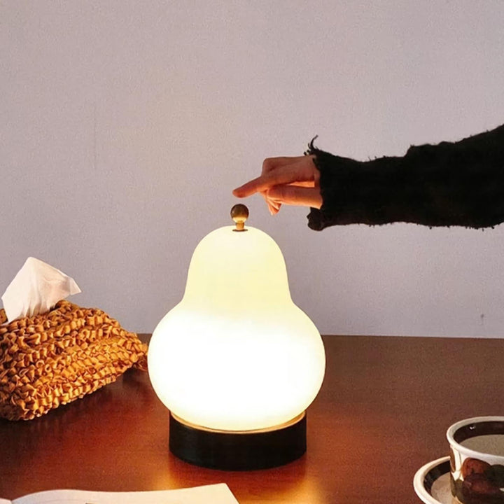 Cute Pear Table Lamp - Pink Touch & Dining Room | Vinlighting | Vinlighting | Vinlighting