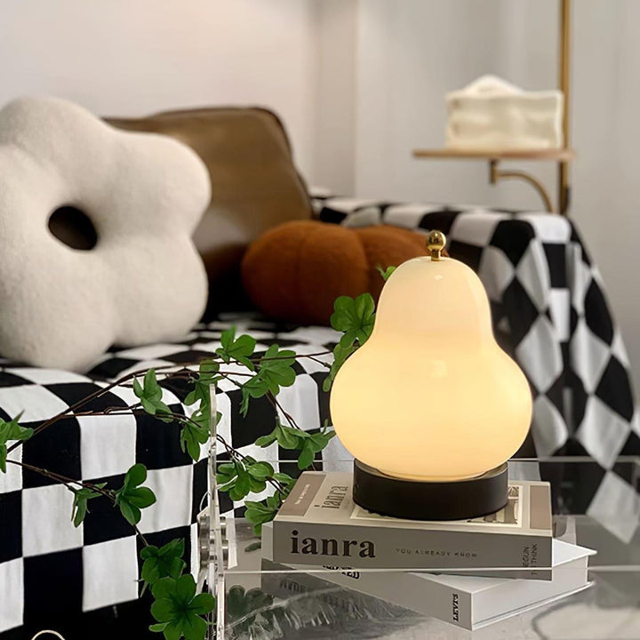 Cute Pear Table Lamp - Pink Touch & Dining Room | Vinlighting | Vinlighting | Vinlighting