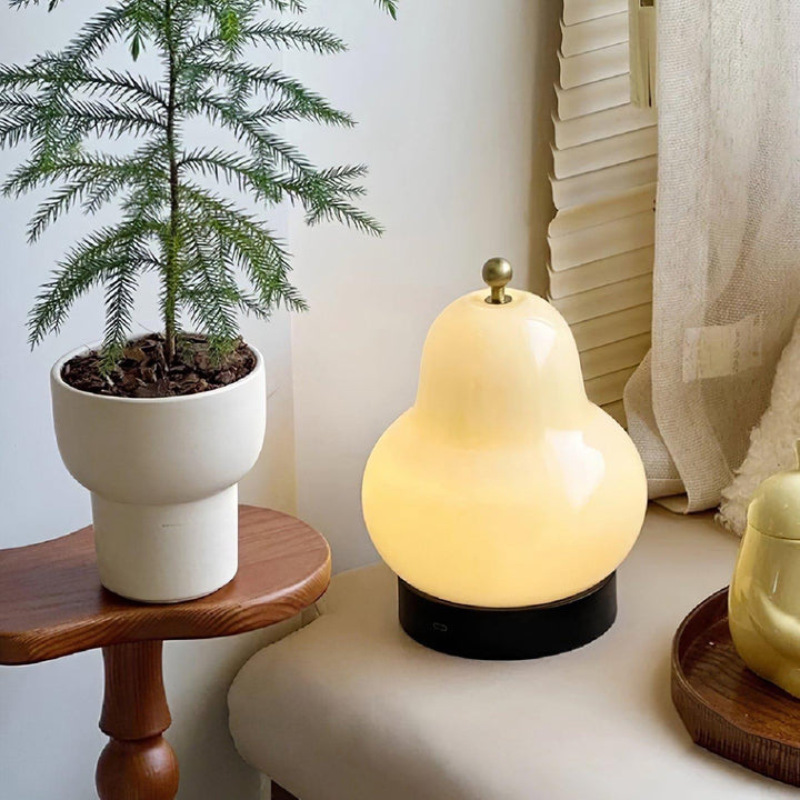Cute Pear Table Lamp - Pink Touch & Dining Room | Vinlighting | Vinlighting | Vinlighting