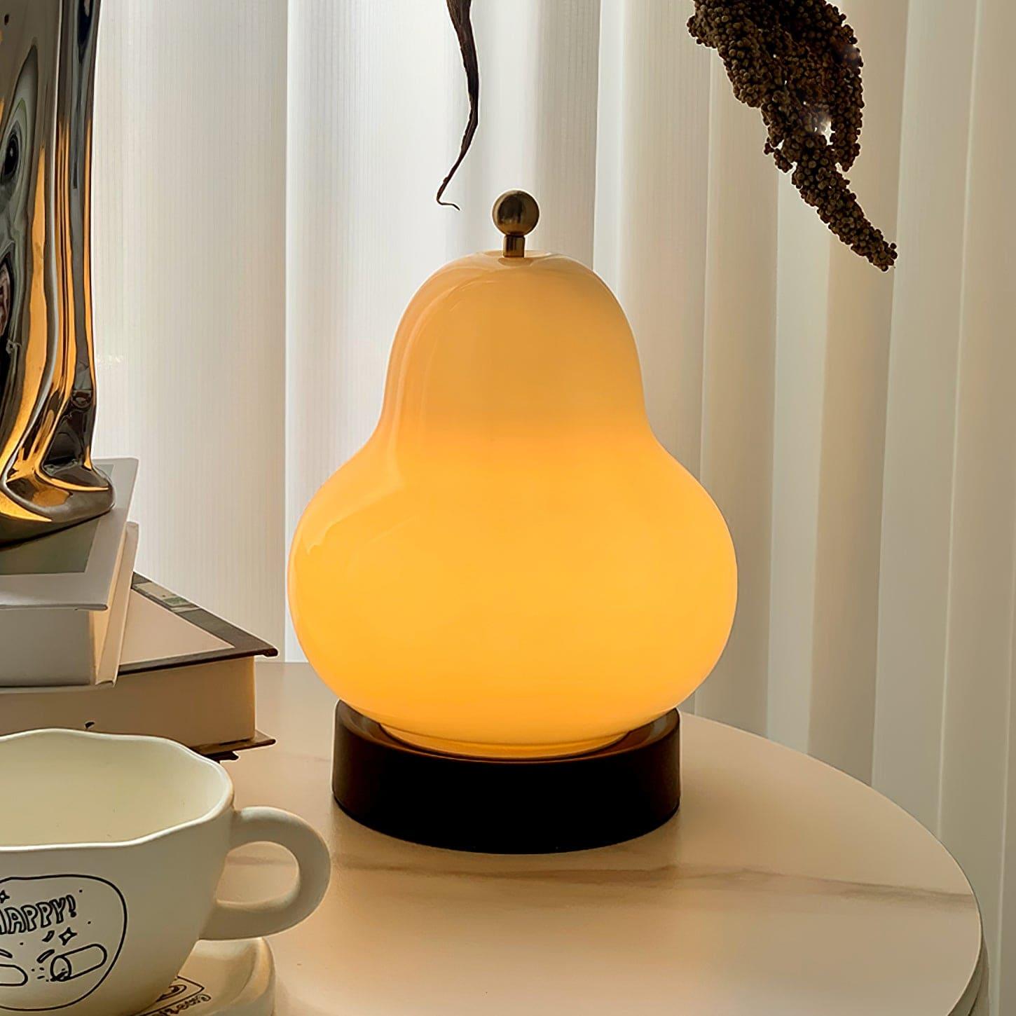 Cute Pear Table Lamp - Vinlighting