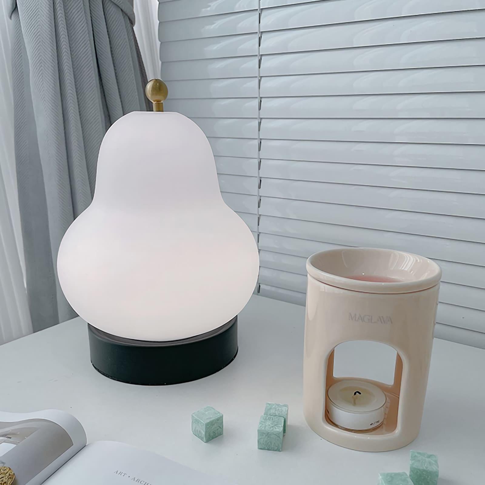 Cute Pear Table Lamp - Vinlighting