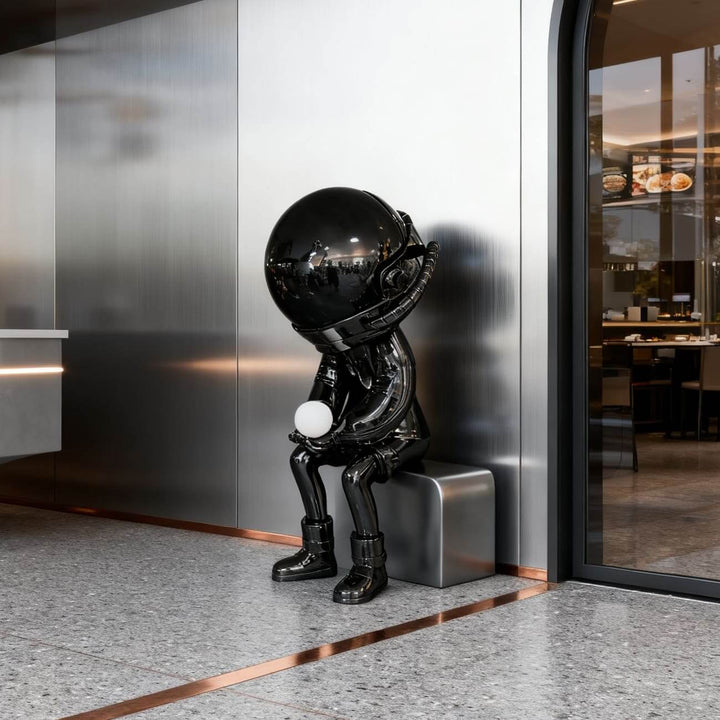Dyrion Art Deco Floor Lamp – Astronaut Sculpture Living Room Decor