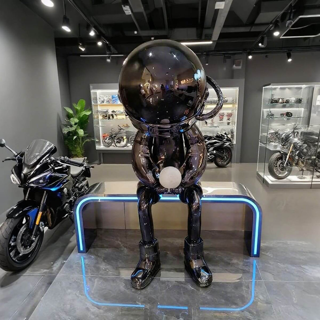 Dyrion Art Deco Floor Lamp – Astronaut Sculpture Living Room Decor